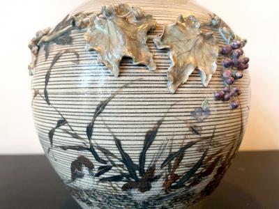 Kozan Makuzu Japanese Porcelain Vase with Relief Surface Makuzu Kozan