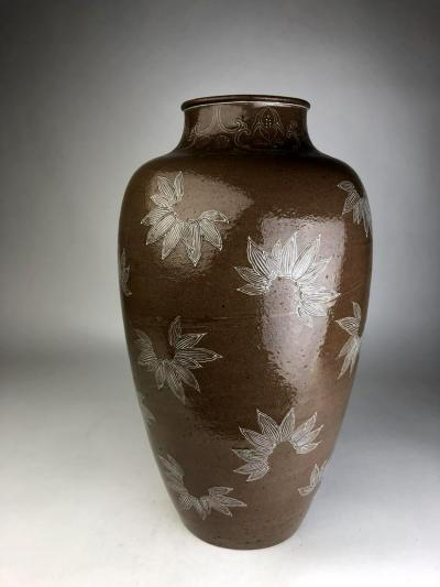 Kozan Makuzu Rare Large Vase with White Slip Inlay Makuzu Kozan Meiji Period