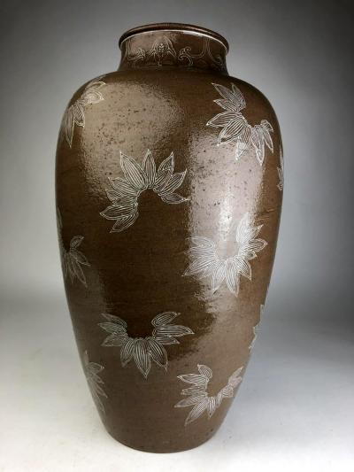 Kozan Makuzu Rare Large Vase with White Slip Inlay Makuzu Kozan Meiji Period