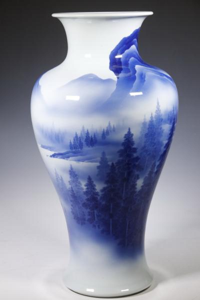 Kozan Makuzu Rare and Large Japanese Porcelain Vase Makuzu Kozan