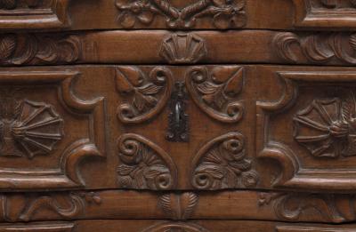 LARGE 17th CENTURY LOUIS XIV PROVINCIAL CARVED COMMODE