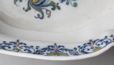 LARGE 18TH CENTURY FRENCH FAIENCE TWO HANDLED BASIN IN BALUSTER FORM