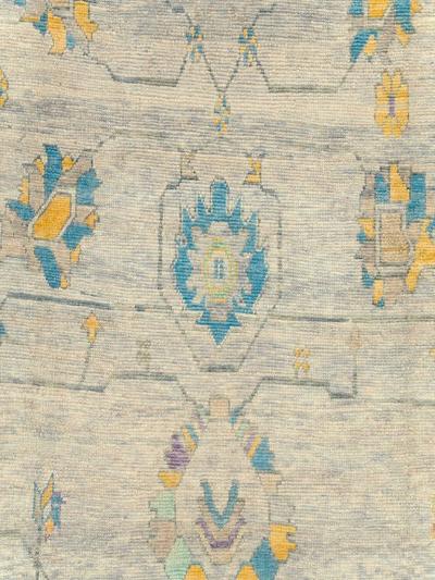 LARGE CONTEMPORARY OUSHAK CARPET