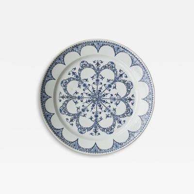 LARGE EARLY 18TH CENTURY CIRCULAR FAIENCE CHARGER