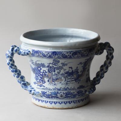 LARGE NEVERS TWO HANDLED CHINOISERIE CACHE POT