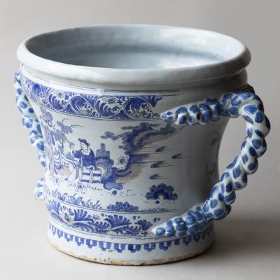 LARGE NEVERS TWO HANDLED CHINOISERIE CACHE POT