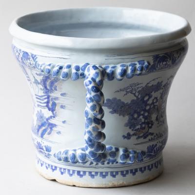 LARGE NEVERS TWO HANDLED CHINOISERIE CACHE POT
