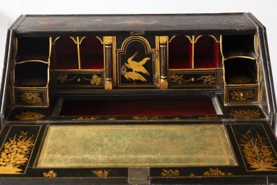LATE 18TH CENTURY JAPANNED CHINOISERIE FALL FRONT BUREAU