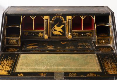 LATE 18TH CENTURY JAPANNED CHINOISERIE FALL FRONT BUREAU