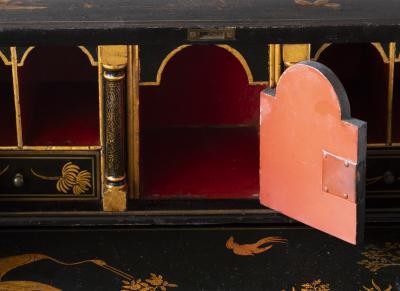LATE 18TH CENTURY JAPANNED CHINOISERIE FALL FRONT BUREAU