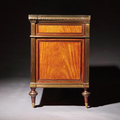 LOUIS XVI GILT BRONZE MOUNTED SATINWOOD AND AMARANTH COMMODE CLAUDE