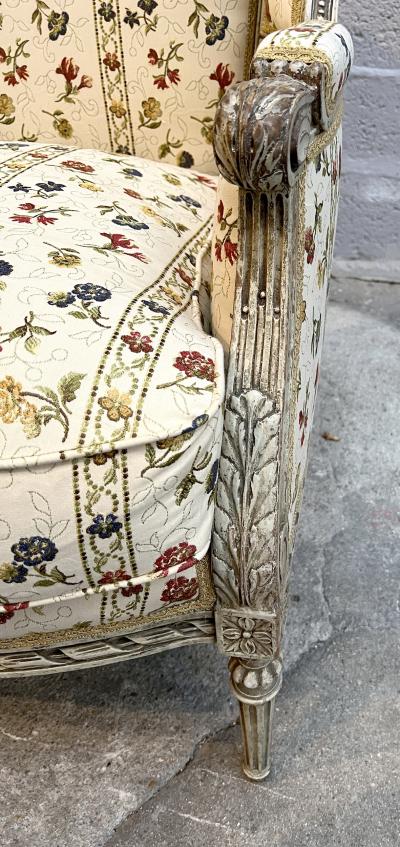 LXVI style winged berg re in lacquered wood France circa 1800