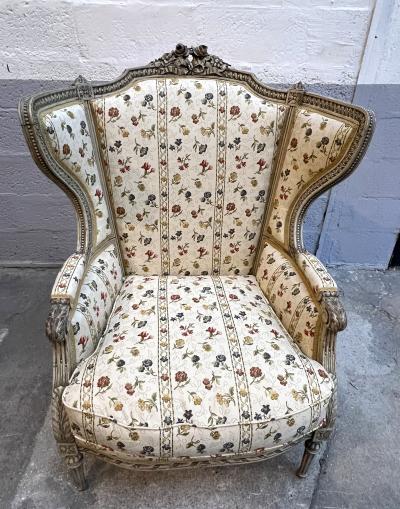 LXVI style winged berg re in lacquered wood France circa 1800