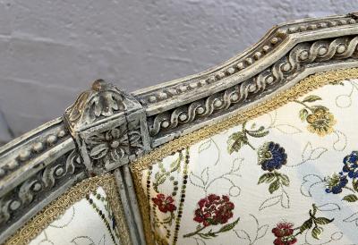 LXVI style winged berg re in lacquered wood France circa 1800