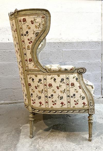 LXVI style winged berg re in lacquered wood France circa 1800