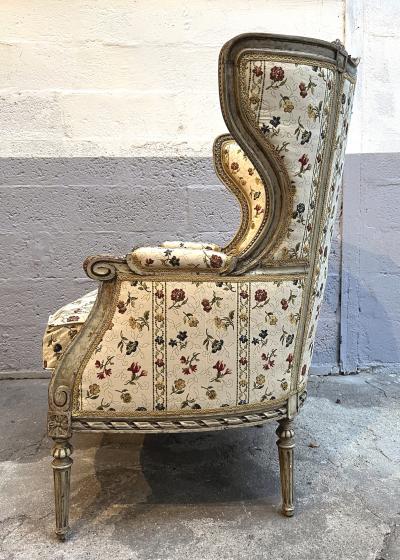 LXVI style winged berg re in lacquered wood France circa 1800