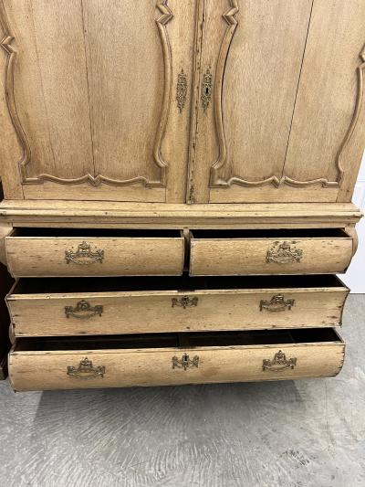 Large 18th Century Dutch Linen Press