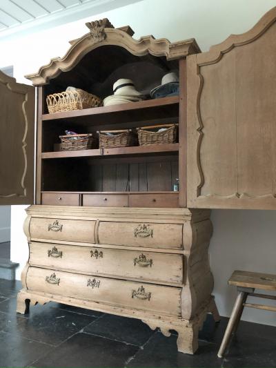 Large 18th Century Dutch Linen Press