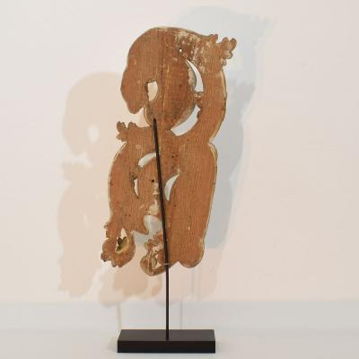 Large 18th Century Italian Hand Carved Giltwood Baroque Curl Ornament