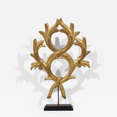 Large 18th Century Italian Neoclassical Carved Giltwood Ornament