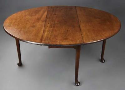 Large 18thc solid walnut drop leaf dining table of fine faded patina