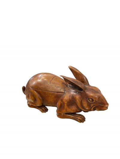 Large 1900s hand craft rabbit box