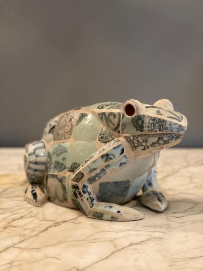 Large Blue and white Chinese porcelain Frog