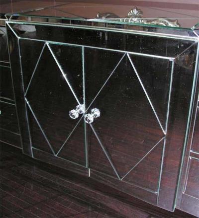 Large Diamond Front Mirrored Dresser