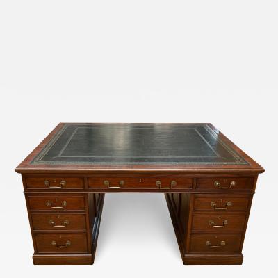 Large English 1900s Partners Desk