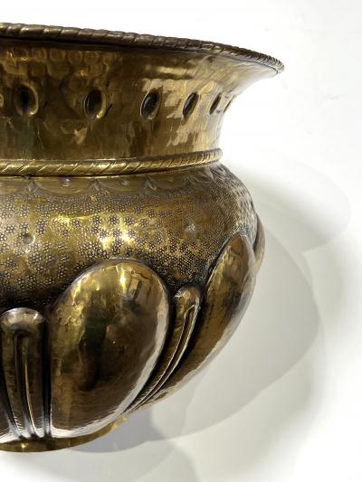 Large English Hand Hammered Brass Repouss Round Planter Jardini re