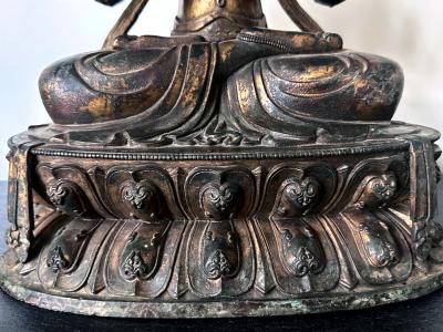 Large Gilt Bronze Statue of Bodhisattva Avalokiteshvara with Four Arms