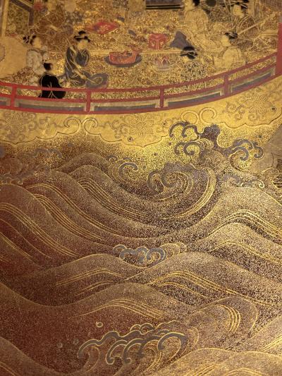 Large Japanese Lacquer Plate with Elaborate Maki e Design by Kajikawa