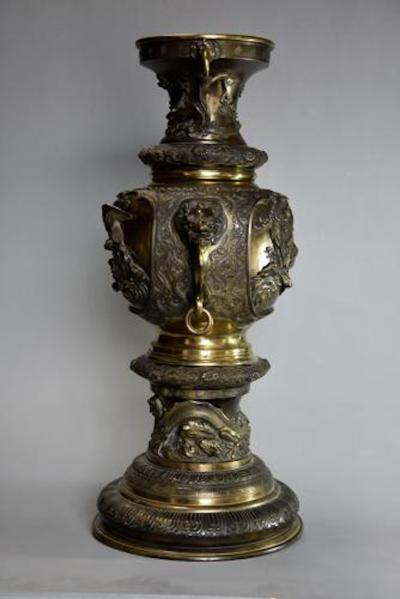 Large fine quality late 19thc Japanese Meiji period bronze vase