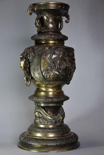 Large fine quality late 19thc Japanese Meiji period bronze vase