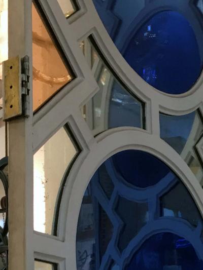 Large folding screen in lacquered wood and mirror France 1970