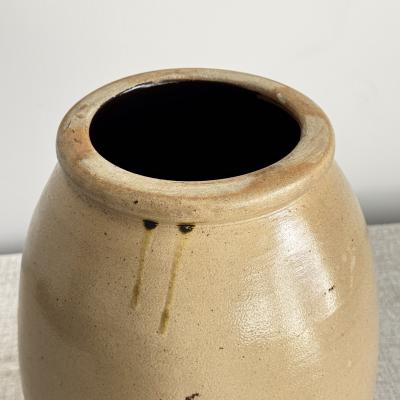 Large jar United States 19th century