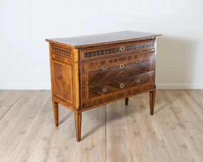 Late 18th Century Veneered Louis XVI Chest Of Drawers