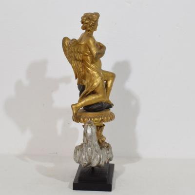 Late 18th Early 19th Century Italian Giltwood Neoclassical Angel