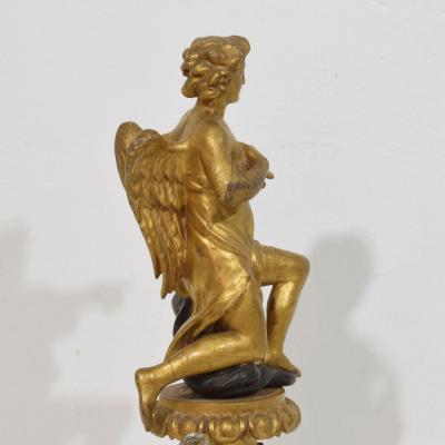 Late 18th Early 19th Century Italian Giltwood Neoclassical Angel