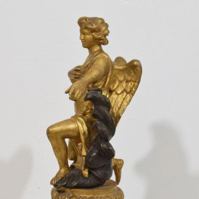 Late 18th Early 19th Century Italian Giltwood Neoclassical Angel