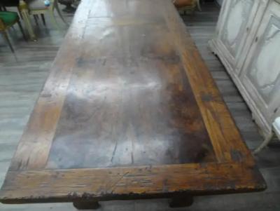Late 18th Early 19th Century Italian Walnut Dining Table