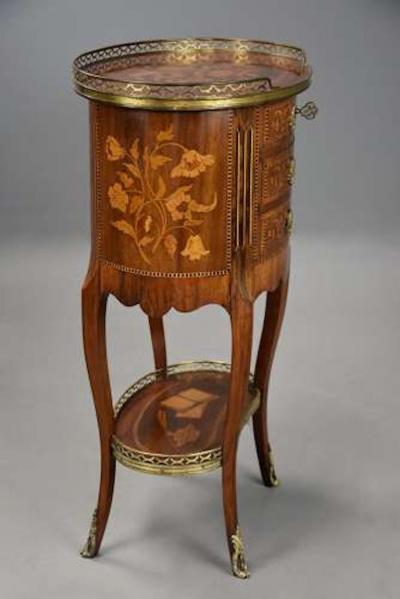 Late 19th century French oval Kingwood marquetry table en chiffonni re