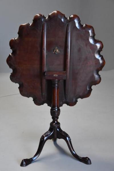 Late 19thc Chippendale style mahogany piecrust tilt top tea table