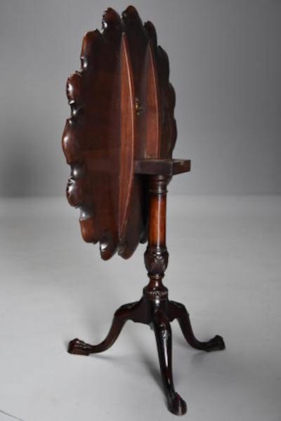 Late 19thc Chippendale style mahogany piecrust tilt top tea table