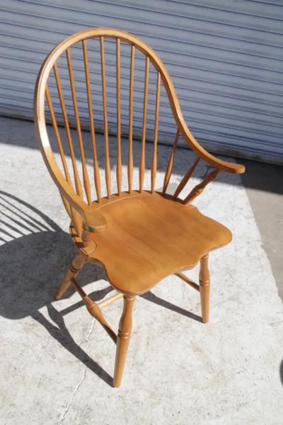 Late 20th Century Amish Oak Continuous Windsor Armchair