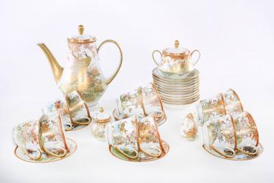 Late 20th Century Japanese Porcelain Dinner Service 68 Pieces
