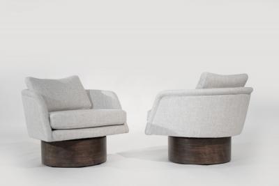 Leon Rosen Set of Swivel Lounges on Walnut Supports by Leon Rosen C 1970s