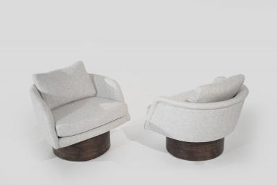 Leon Rosen Set of Swivel Lounges on Walnut Supports by Leon Rosen C 1970s