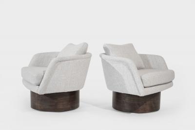 Leon Rosen Set of Swivel Lounges on Walnut Supports by Leon Rosen C 1970s