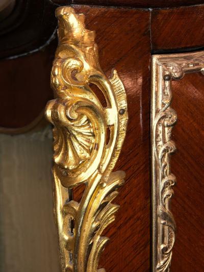 Linke Style Louis XV Curio Vitrine Cabinet 19th 20th Century Bombe Inlaid